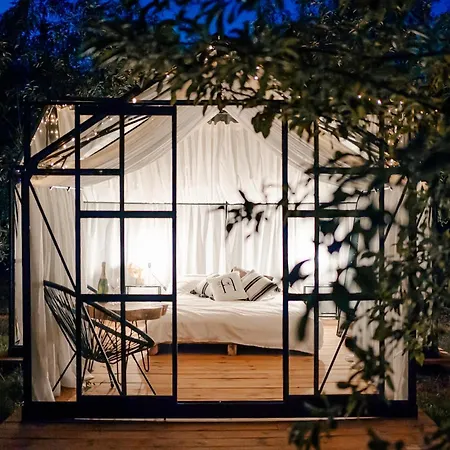 Luxusní stan Arkadia Maciejowka Glamping Dlugowola (Grojec)